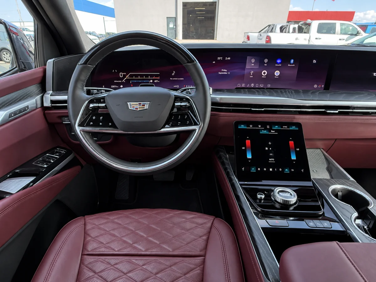 Used 2025 Green Cadillac 4wd Sport image 23