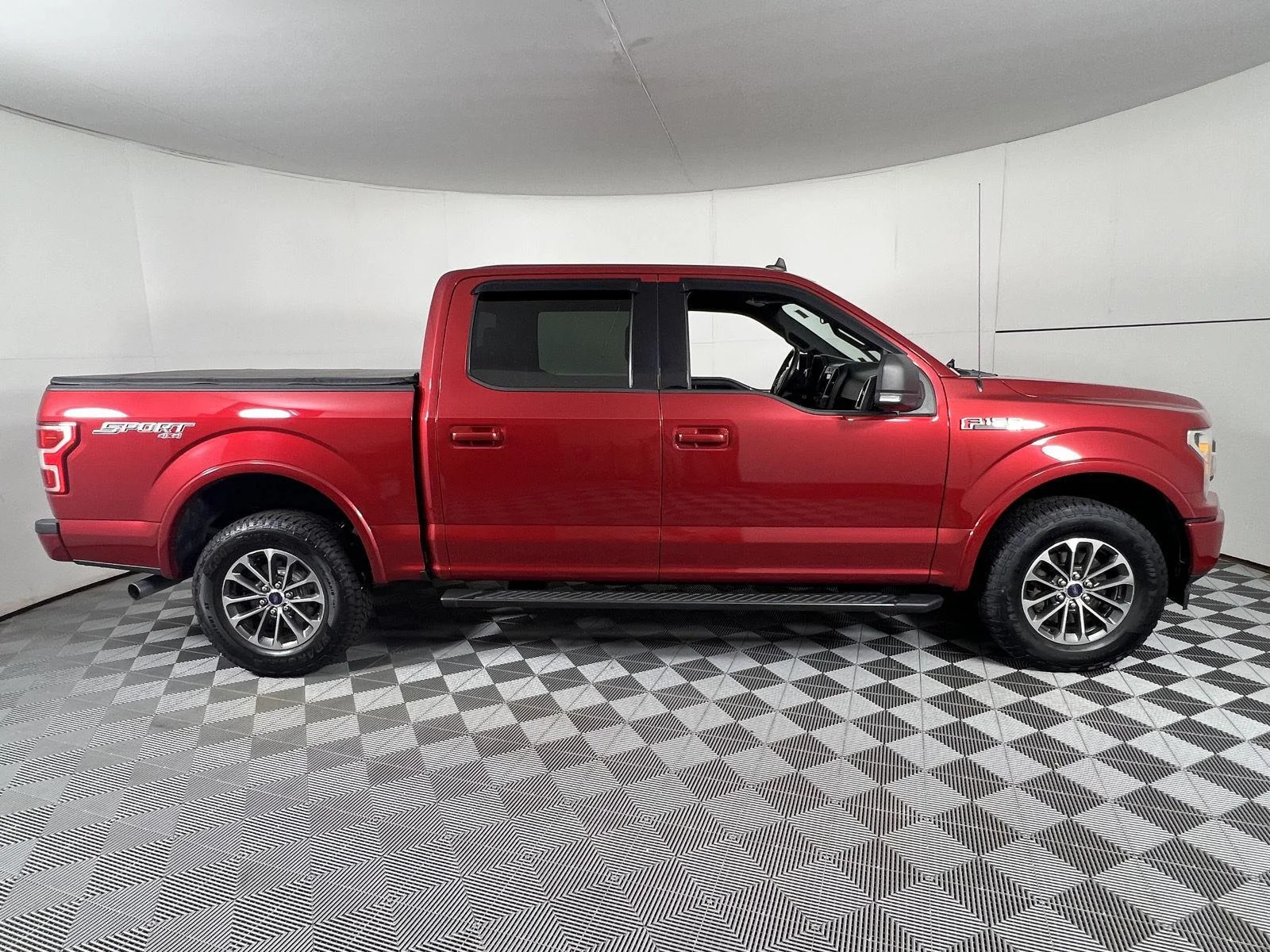 Used 2020 Rapid Red Metallic Tinted Clearcoat Ford XLT image 11