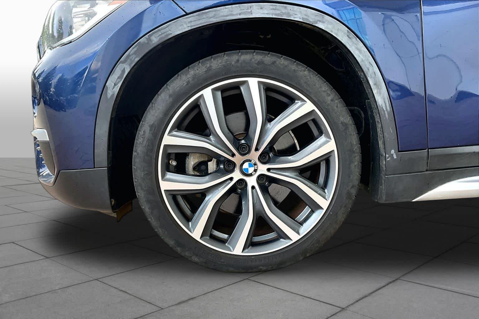 Used 2018 Mediterranean Blue Metallic BMW xDrive28i image 10