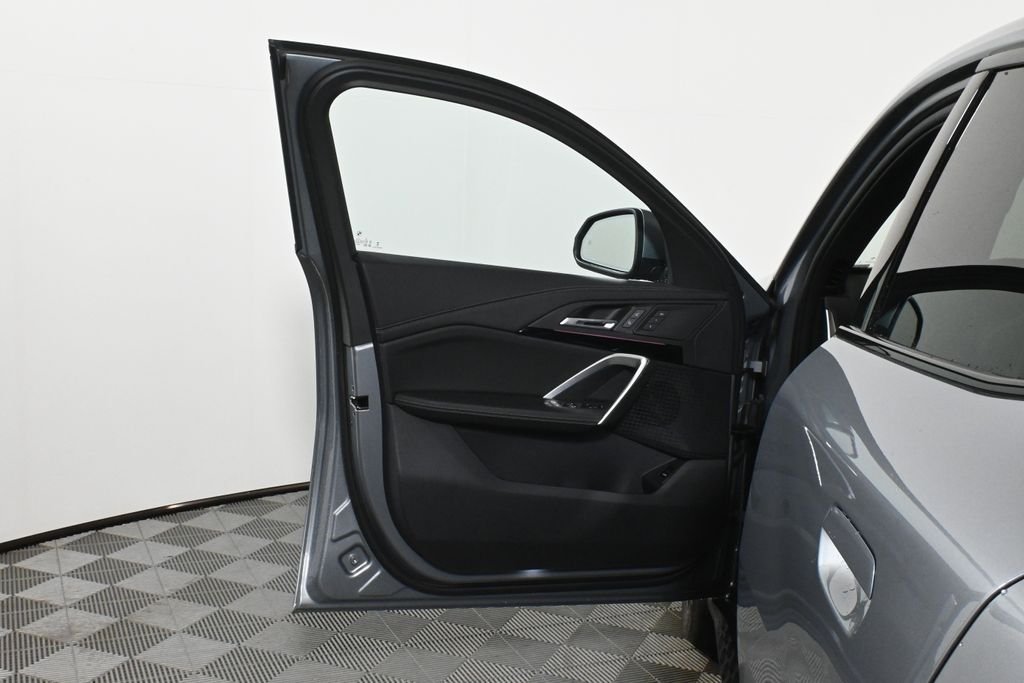 Used 2025 Gray BMW xDrive28i image 29