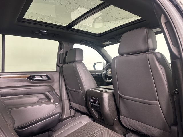 2026 Chevrolet Suburban High Country - Photo 14