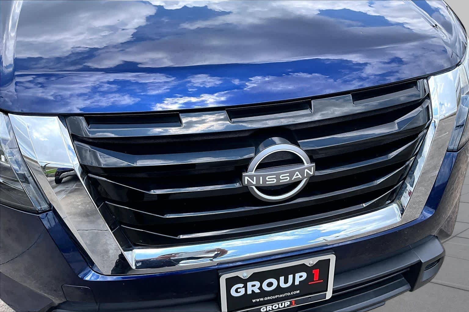 Used 2025 Deep Ocean Blue Pearl Nissan SV image 28