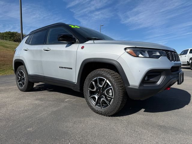 2026 Jeep Compass Trailhawk photo 3