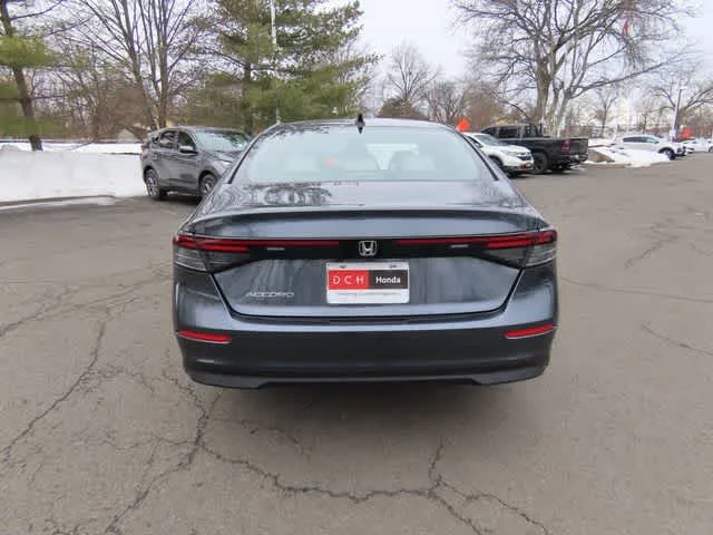 New 2026 Meteorite Gray Metallic Honda SE image 5