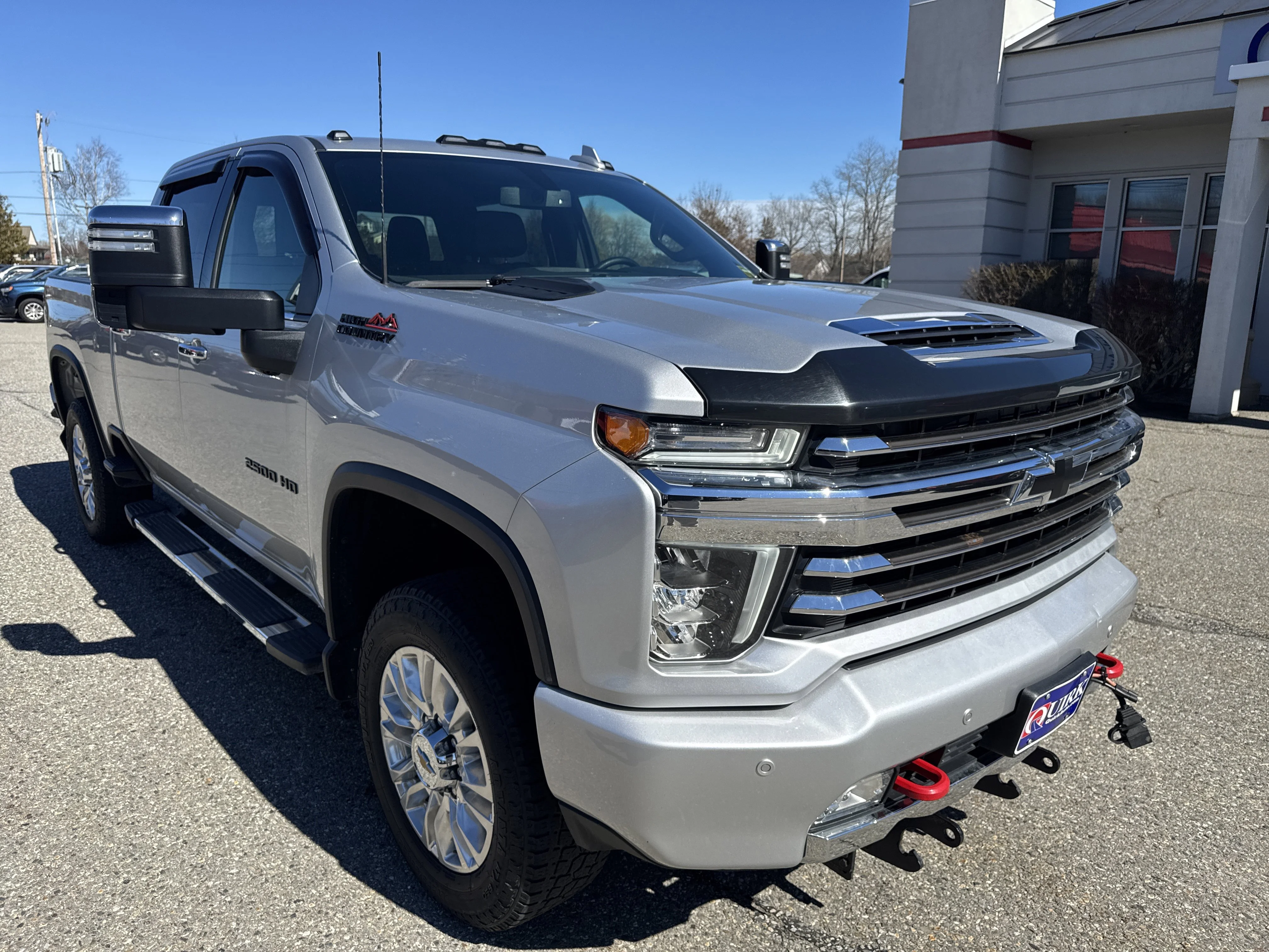 Used 2022 Silver Ice Metallic Chevrolet High Country image 3