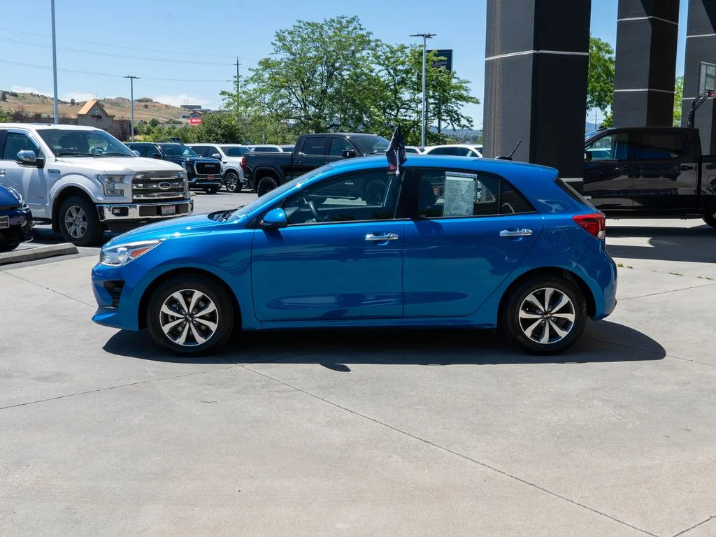 Used 2021 Blue Kia S image 4