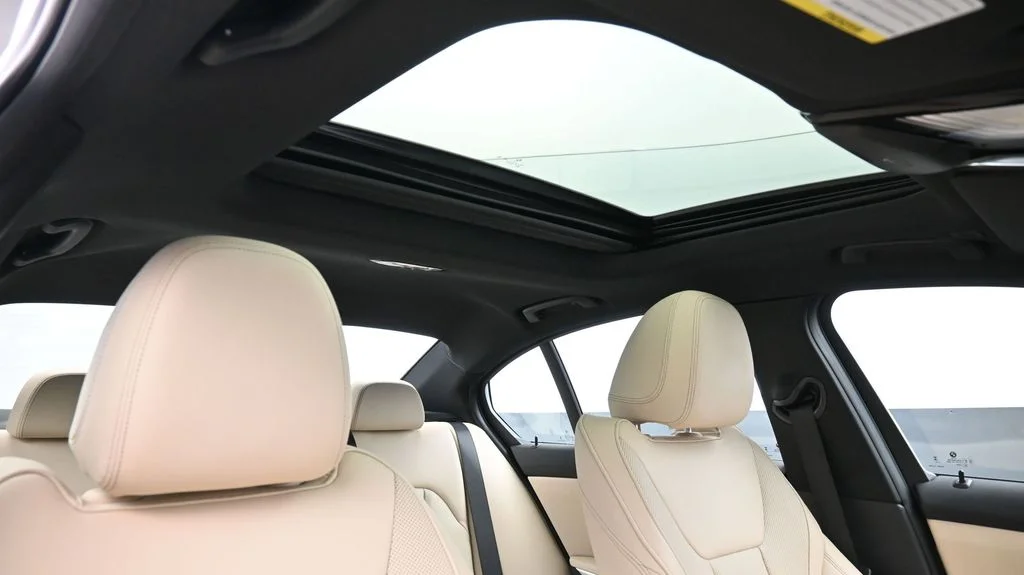 2023 BMW 3 Series 330i - Photo 25