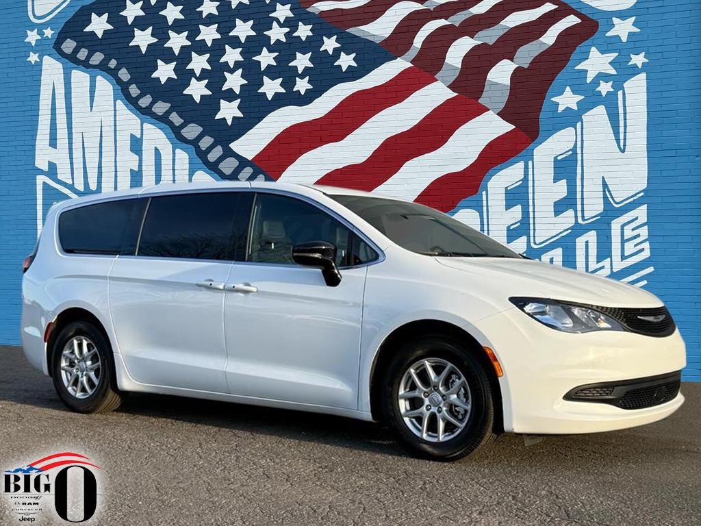 2025 Chrysler Voyager LX