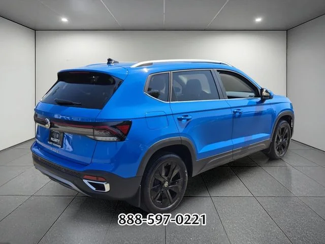 Used 2025 Blue Volkswagen 1.5T SE image 5