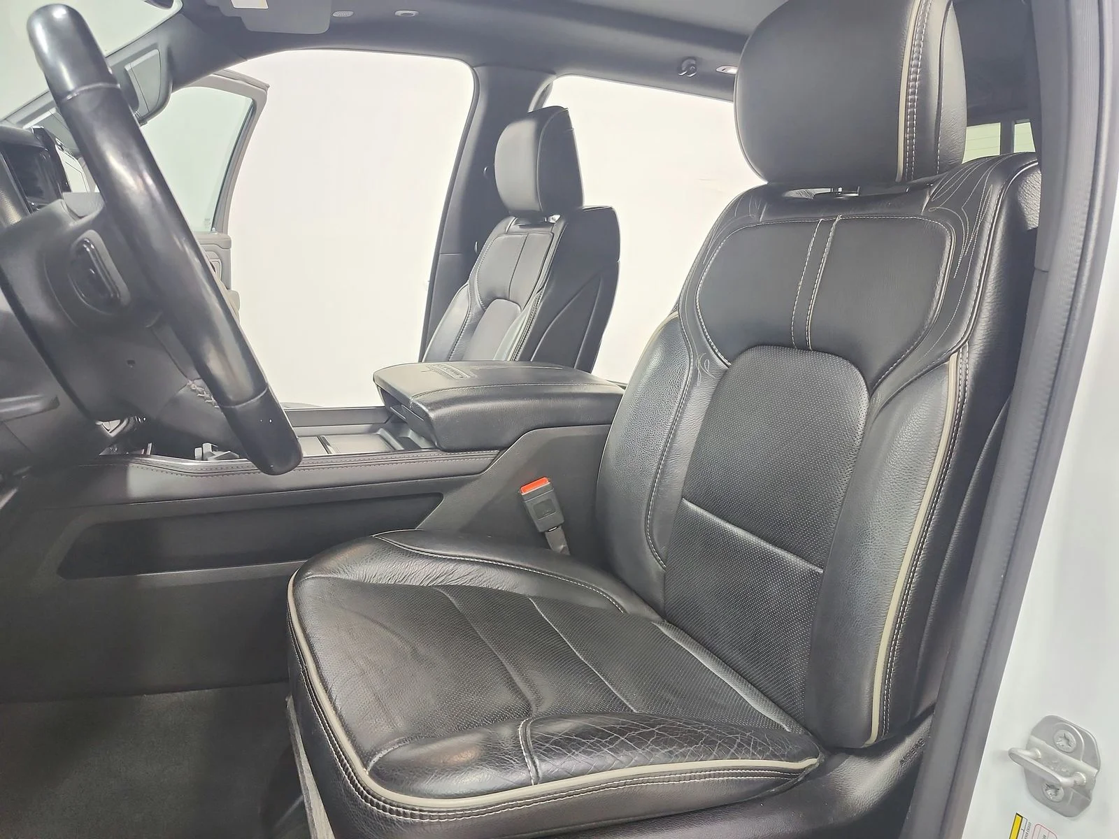 Used 2023 White Ram Limited image 19