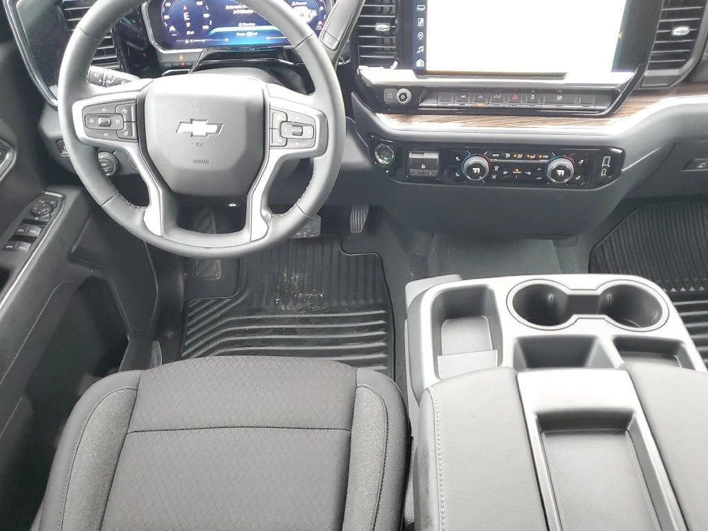 New 2026 Summit White Chevrolet LT (2FL) image 21