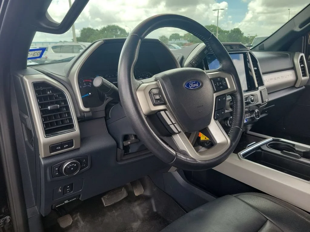 Used 2022 Black Ford LARIAT image 10