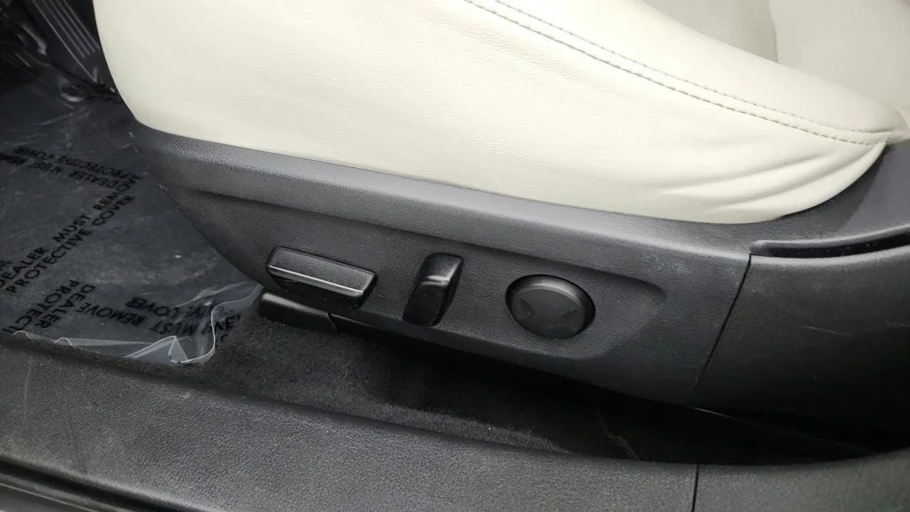 Used 2020 Machine Gray Metallic Mazda Premium Package AWD image 12
