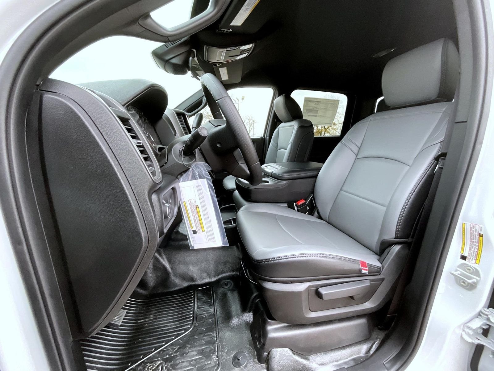 New 2026 Bright White Clear-Coat Exterior Paint RAM Tradesman image 9
