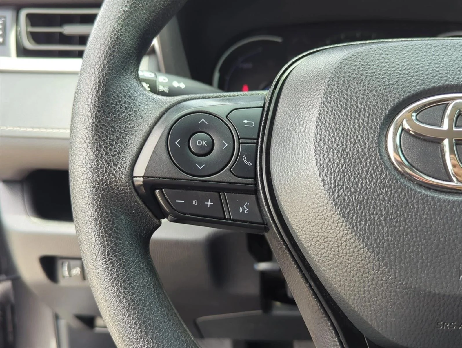 Used 2025 Magnetic Gray Metallic Toyota Hybrid LE image 13