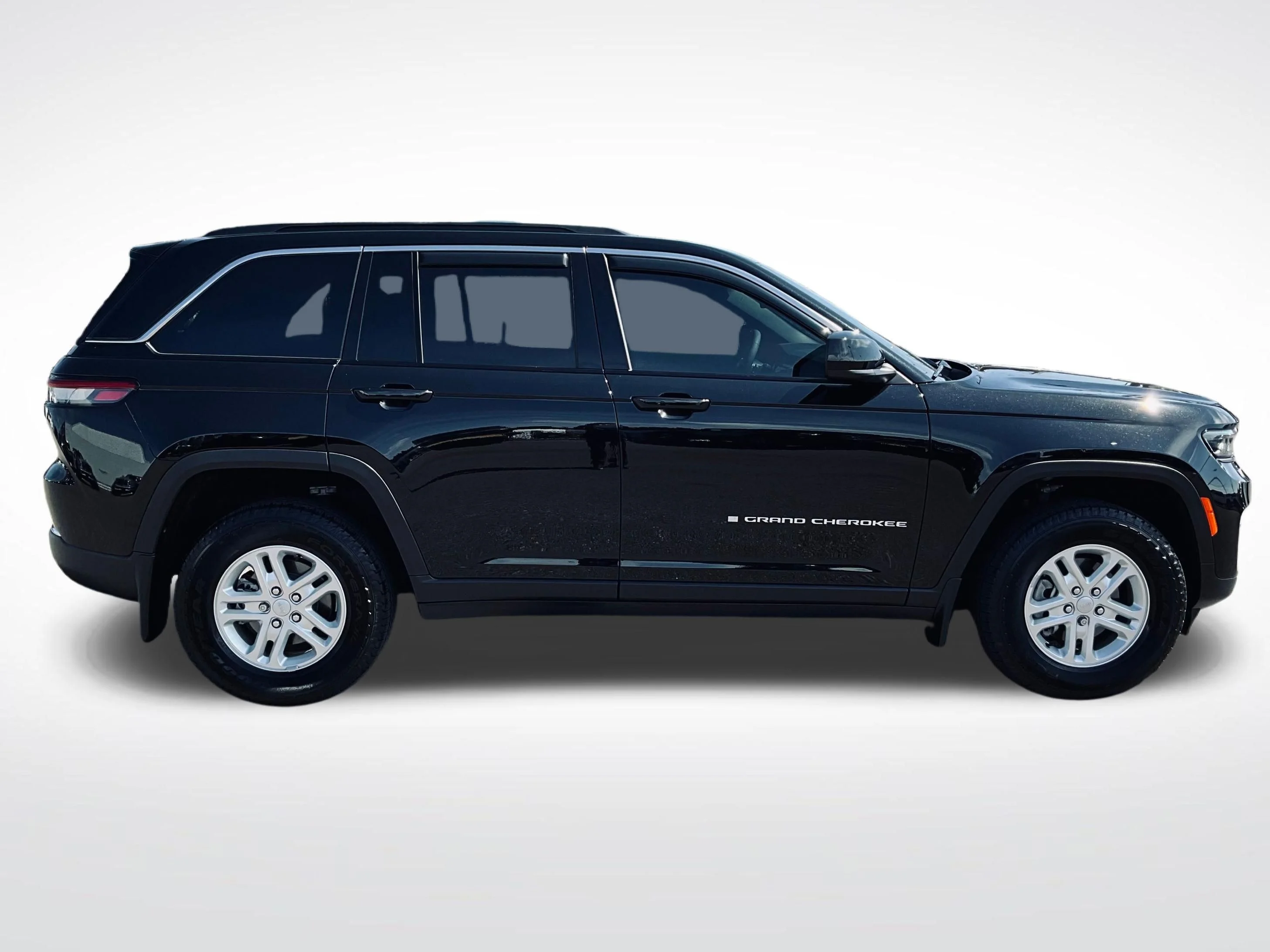 Used 2025 Black Jeep Laredo image 6