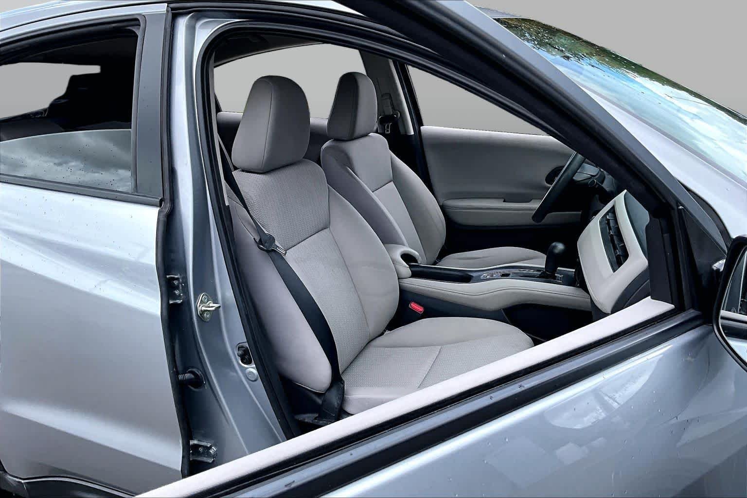 Used 2017 Modern Steel Metallic Honda LX image 9