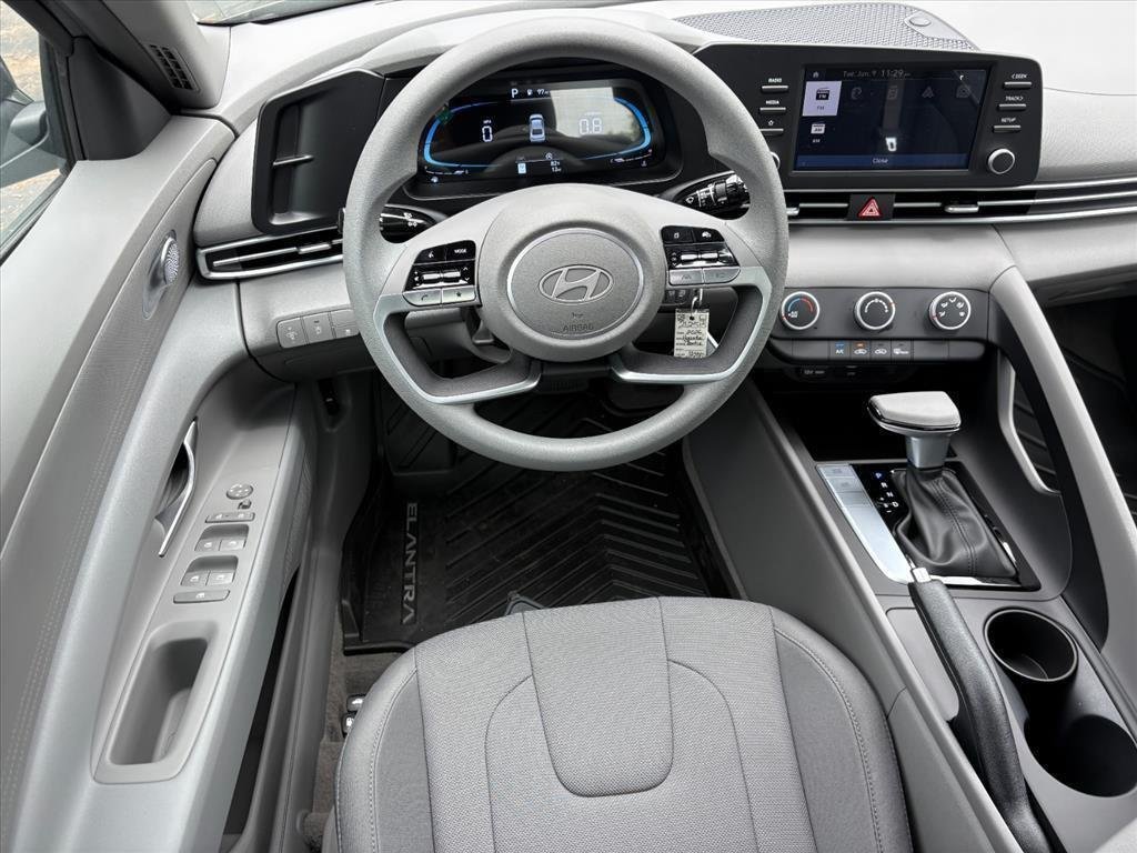 New 2026 Amazon Gray Pearl Hyundai SE image 64