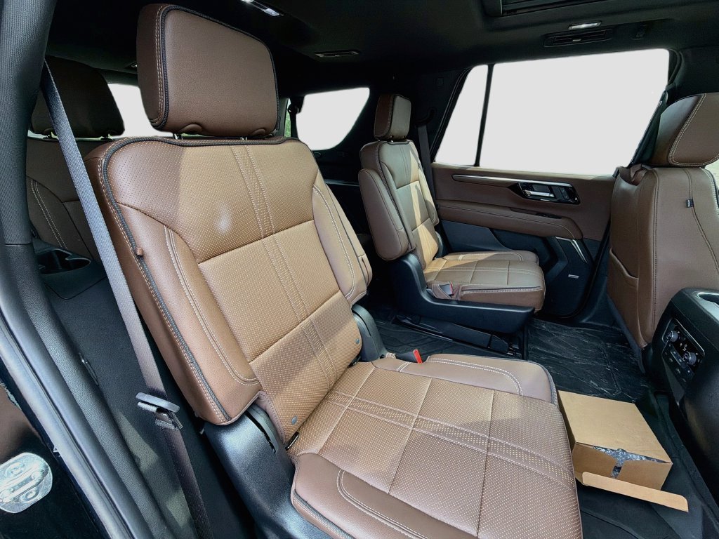 Used 2025 Black Chevrolet High Country image 32