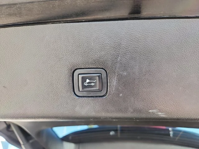 Used 2018 Black Chevrolet LT image 33