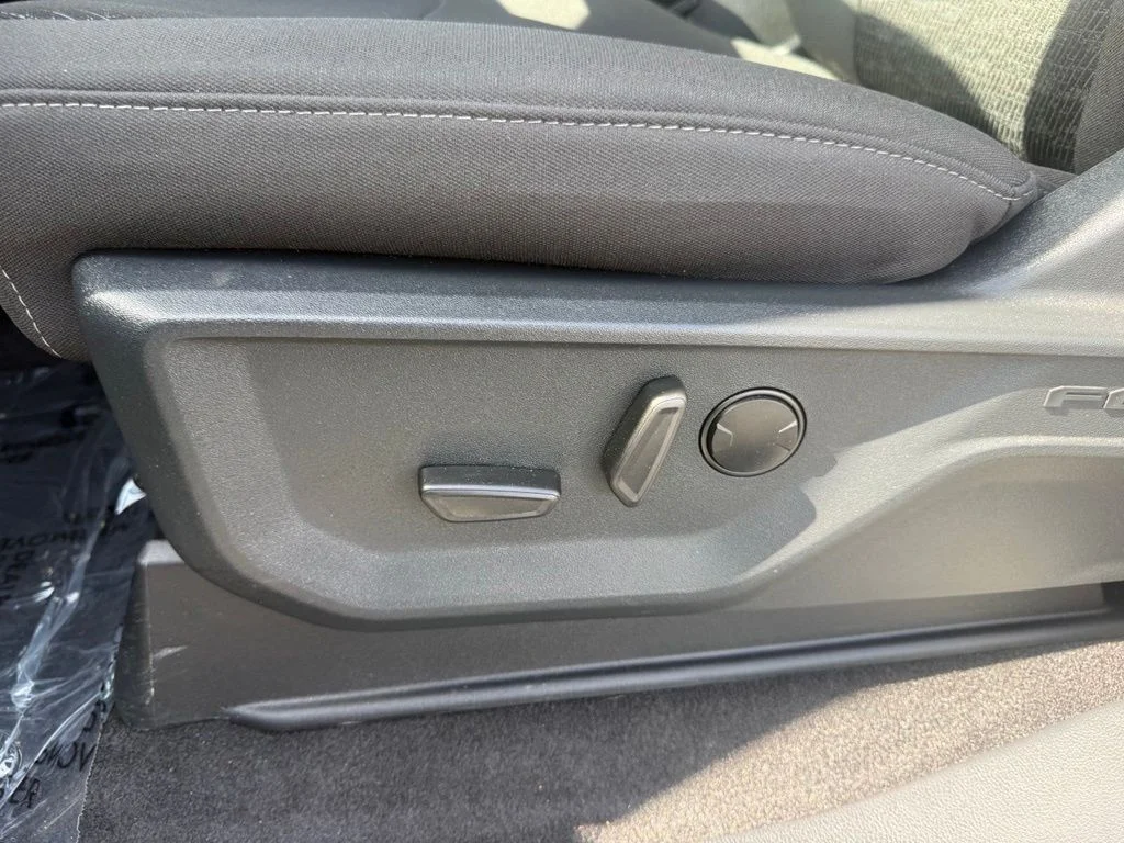 New 2026 Agate Black Metallic Ford XLT image 16