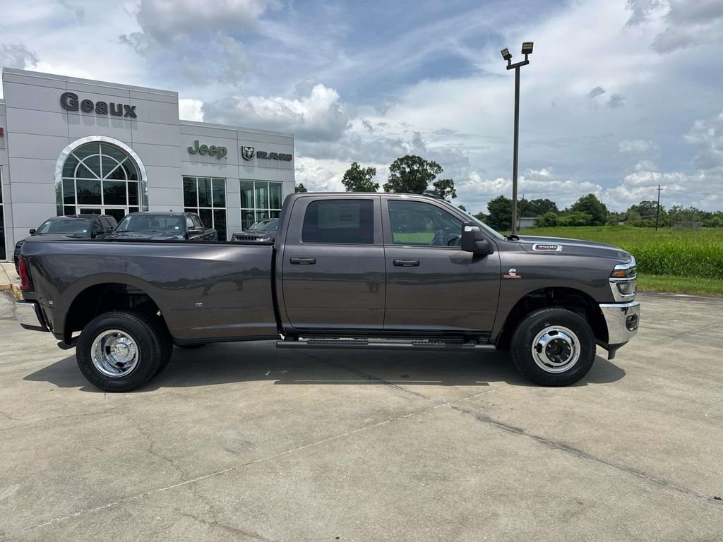 New 2026 Granite Crystal Metallic Clear-Coat Exterior Paint RAM Tradesman image 20