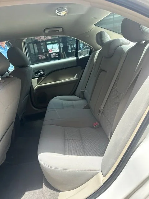 Used 2012 White Ford SE image 3