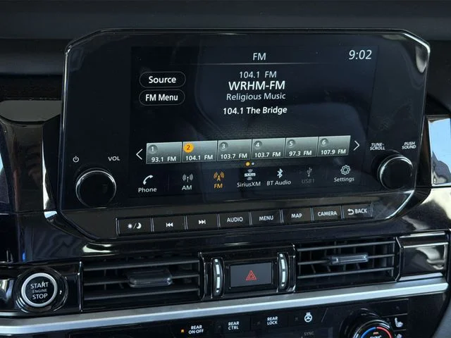 Used 2024 White Nissan Platinum image 26