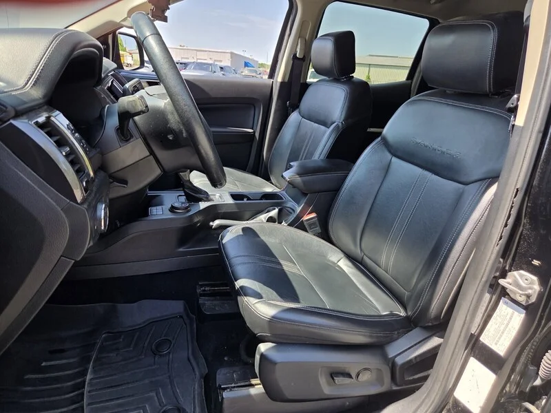 Used 2019 Shadow Black FORD LARIAT 4WD SUPERCREW 5