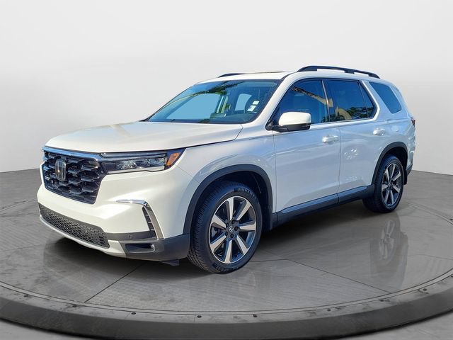 Certified Used 2023 Platinum White Pearl Honda AWD TRG image 3