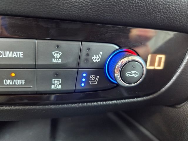Used 2018  Buick Premium Group image 25