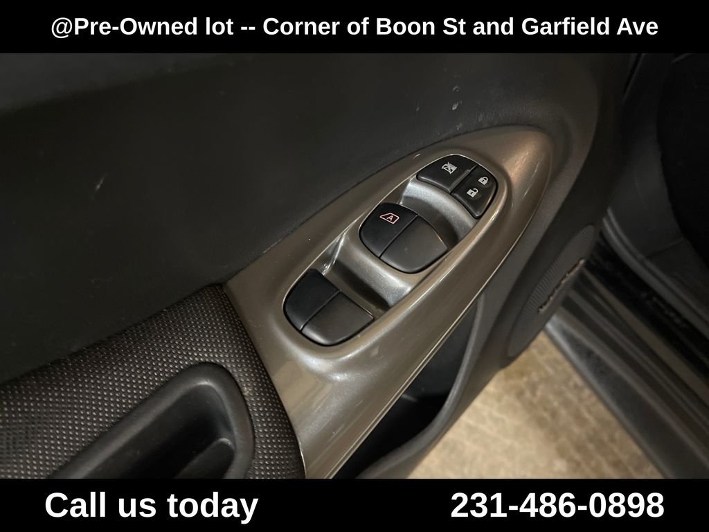 Used 2013 Black Nissan SL image 16