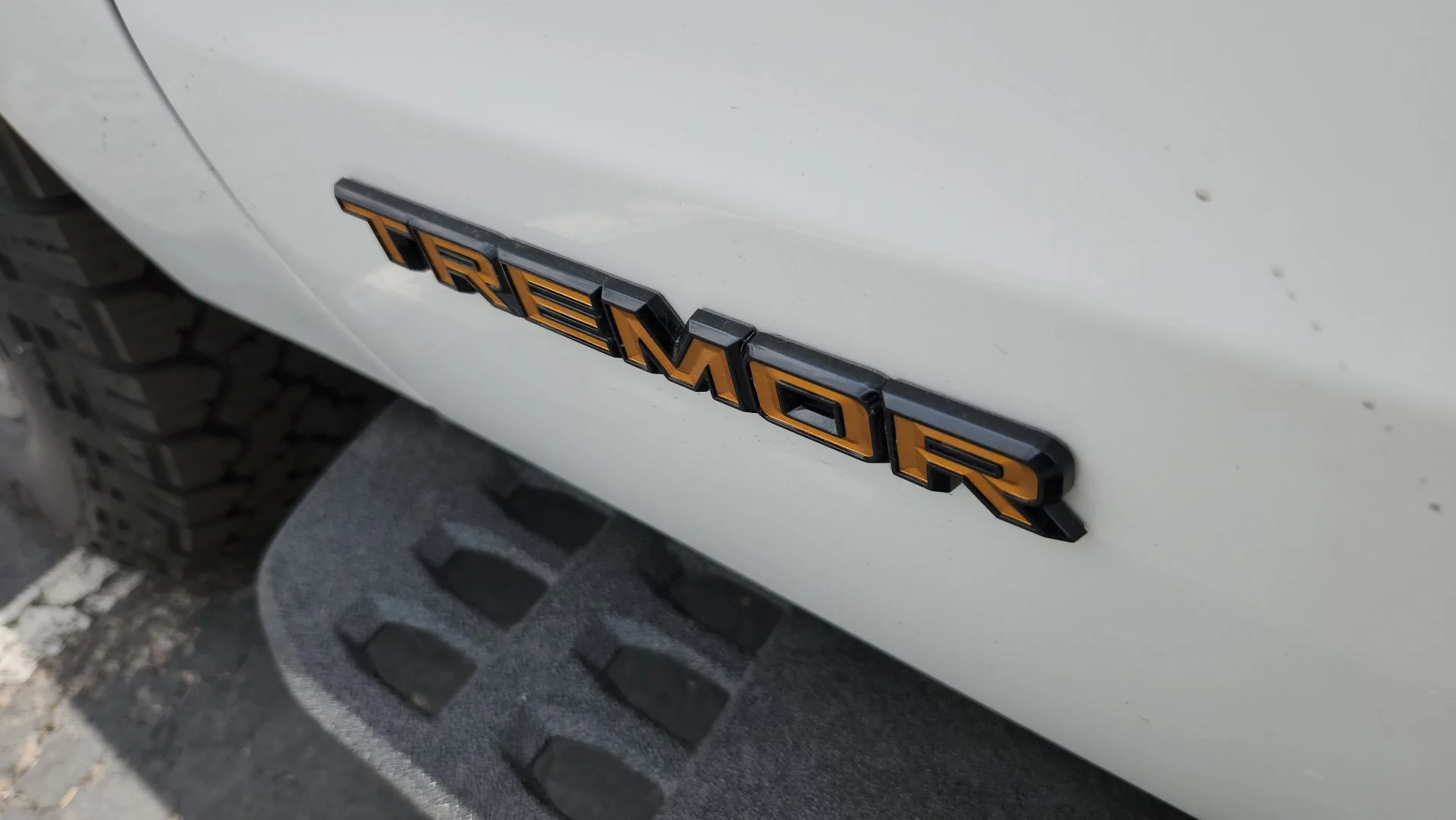 New 2026 Star White Metallic Tri-Coat Ford Tremor image 20