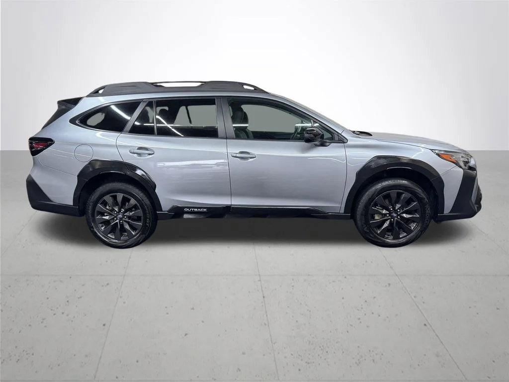 Used 2025 Silver Subaru Onyx Edition image 8