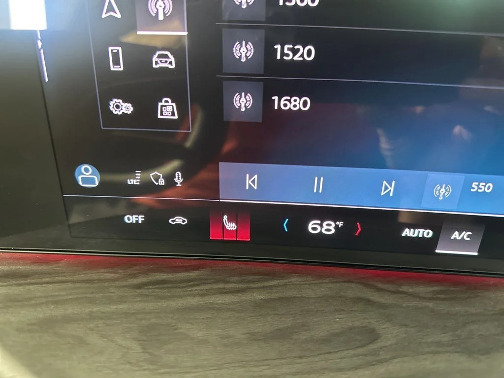 New 2025 White Audi 2.0T Premium image 33