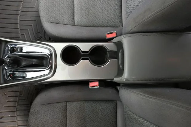 Used 2013 White Chevrolet LS image 25
