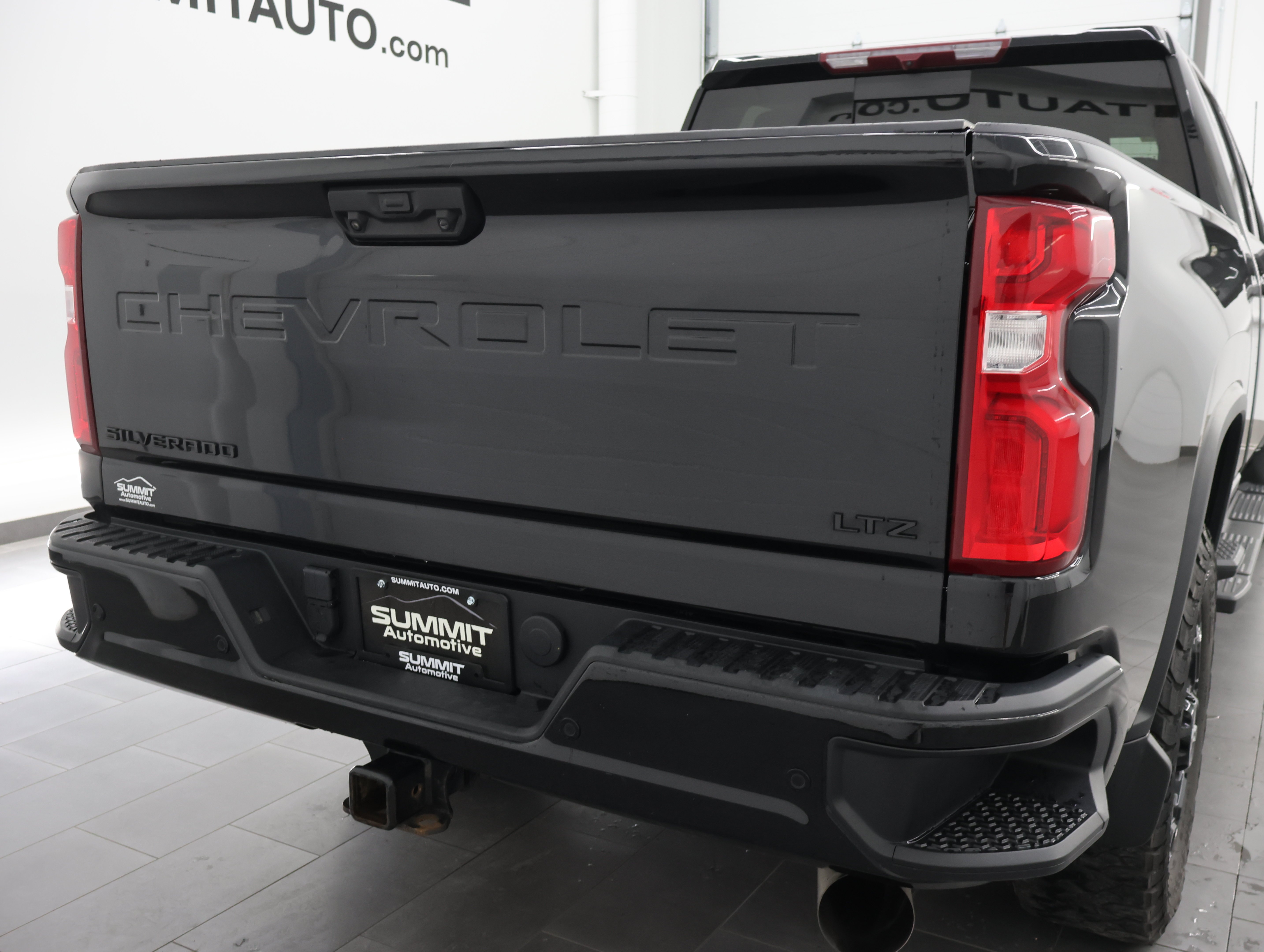 Used 2024 Black Chevrolet 4x4 Crew Cab LTZ Z71: CREW-SHORT-LTZ-MIDNIGHT-CONVENIENCE II-DIESEL-1 OWNER image 33