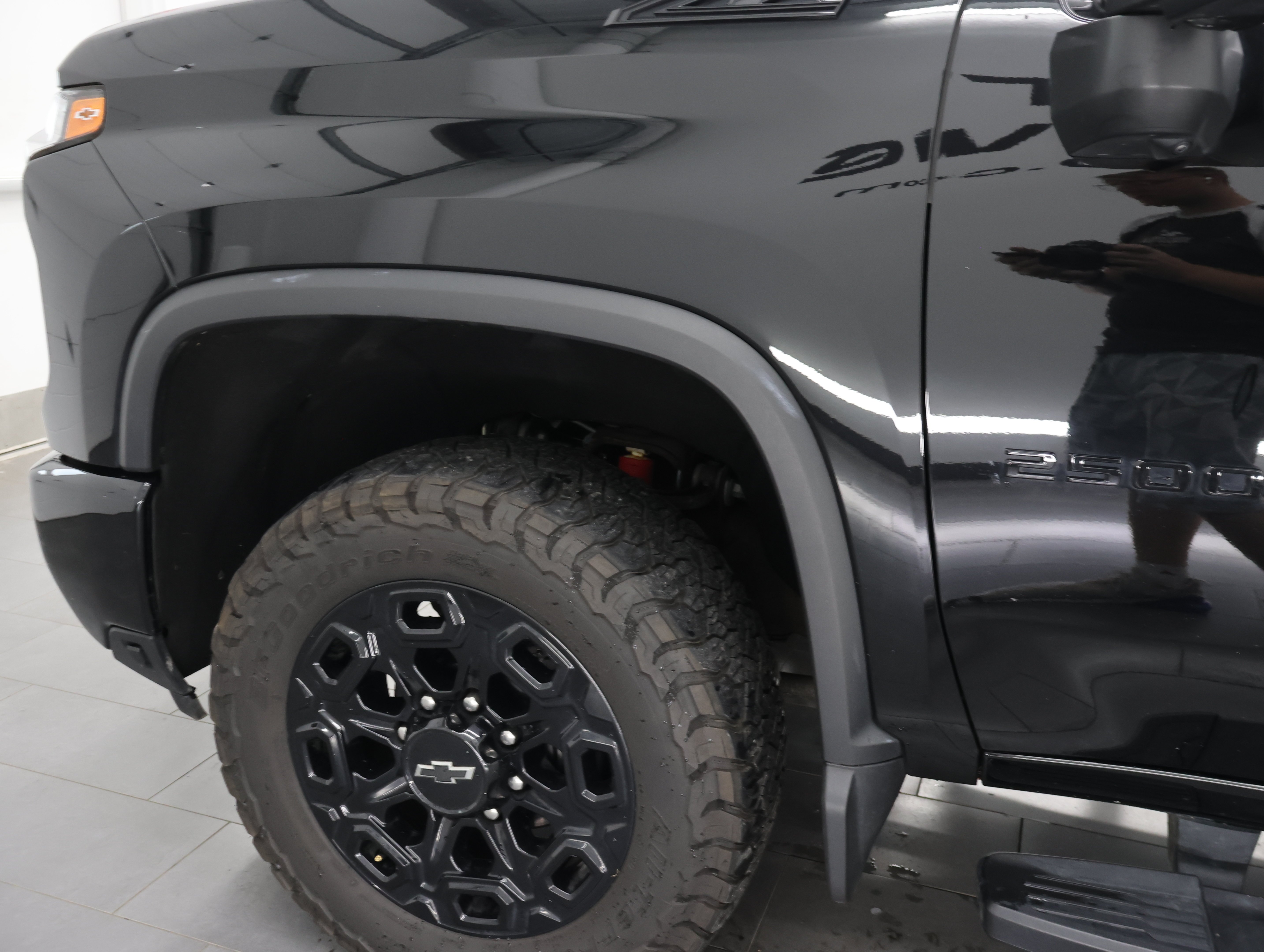 Used 2024 Black Chevrolet 4x4 Crew Cab LTZ Z71: CREW-SHORT-LTZ-MIDNIGHT-CONVENIENCE II-DIESEL-1 OWNER image 40