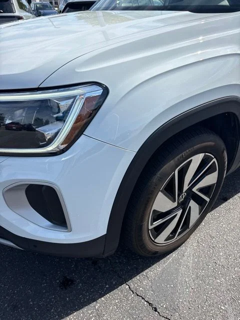 2024 Volkswagen Atlas SE w/Tech - Photo 10