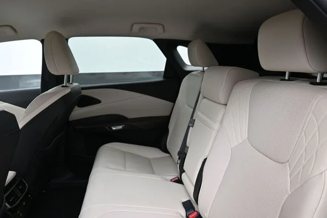 Used 2024 White Lexus 350 image 16