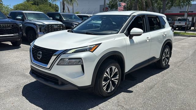 Used 2023 Pearl White Tricoat Nissan SV image 3