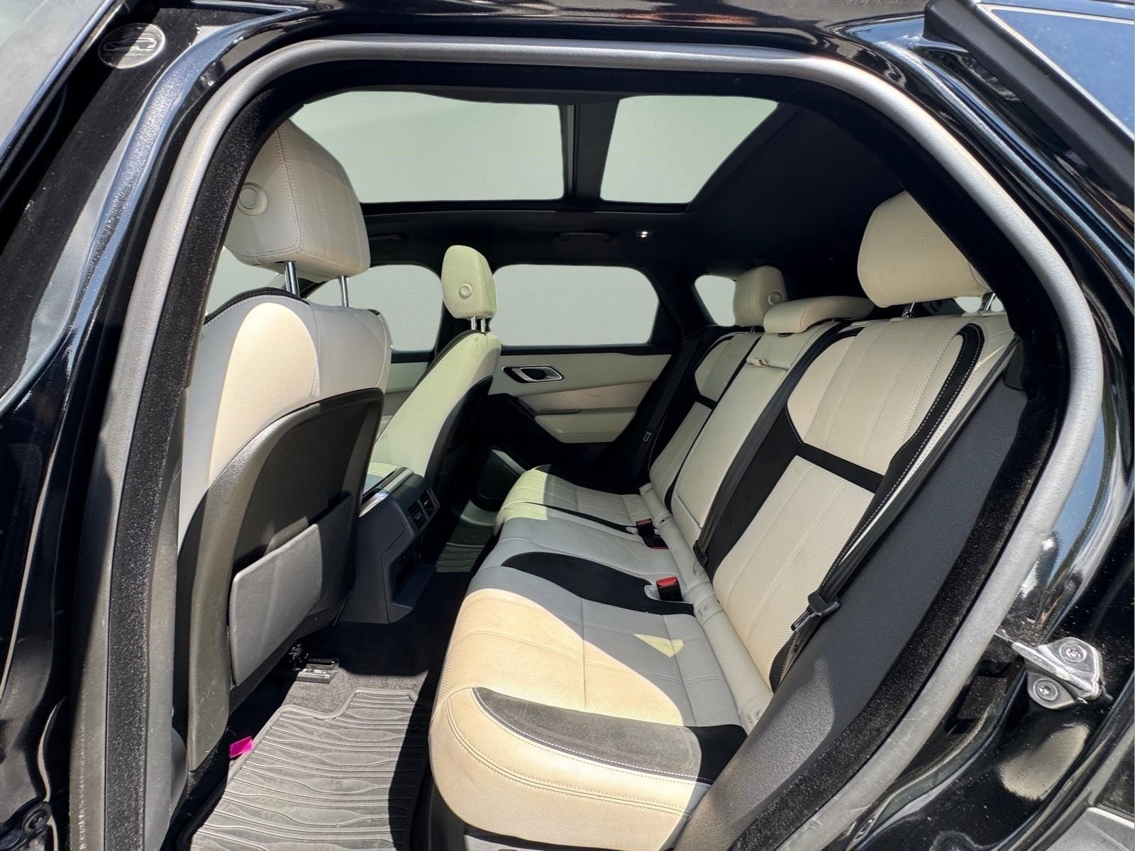 Used 2020  Land Rover R-Dynamic S image 12