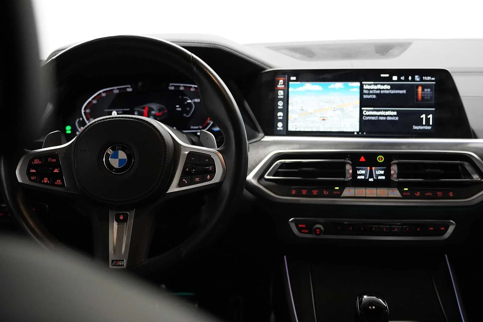 Certified Used 2022 Mineral White Metallic BMW xDrive40i image 24
