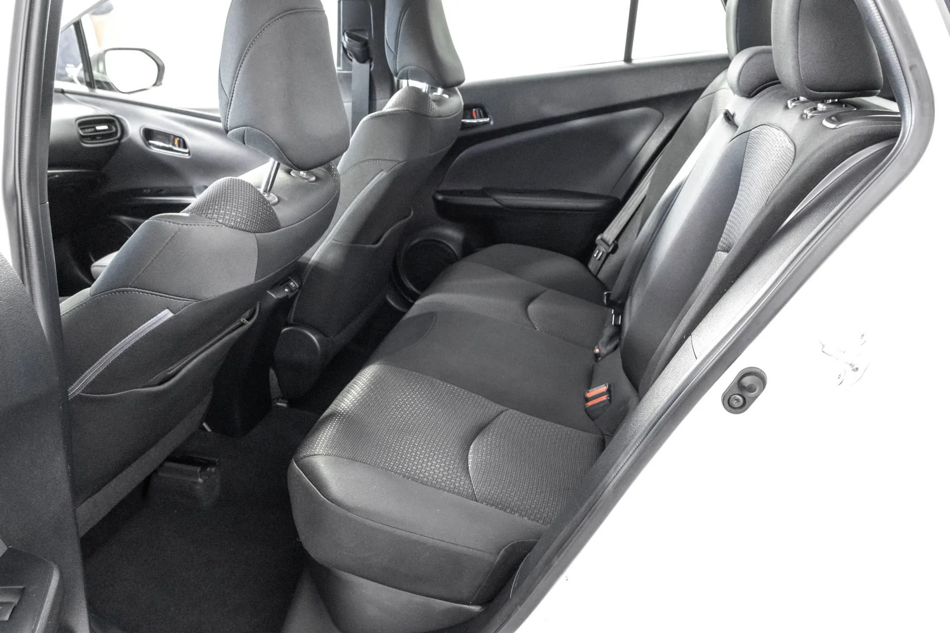Used 2021  Toyota L Eco image 34