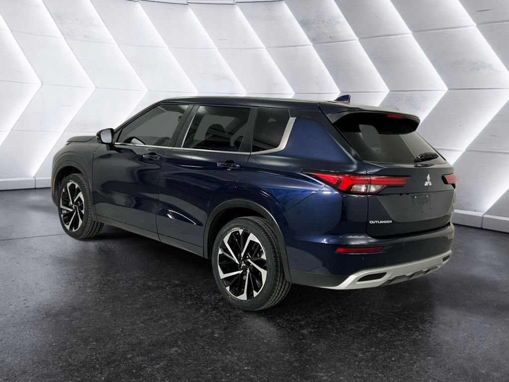 Used 2024 Blue Mitsubishi SE image 6