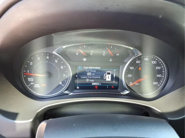 Used 2023 White GMC SLE image 21