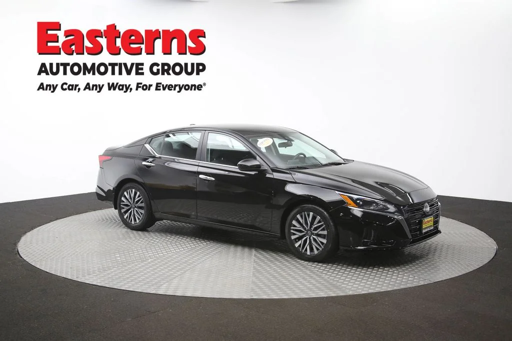 Used 2023 Black Nissan 2.5 SV image 48