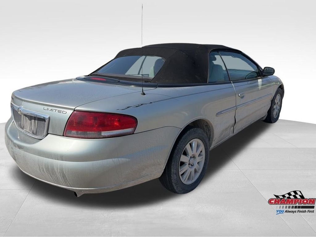 Used 2005 Satin Jade Pearl Chrysler Limited image 6