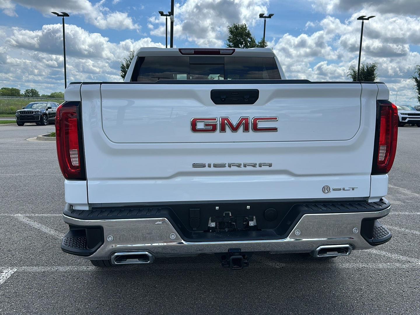 Used 2025 Summit White GMC SLT image 3