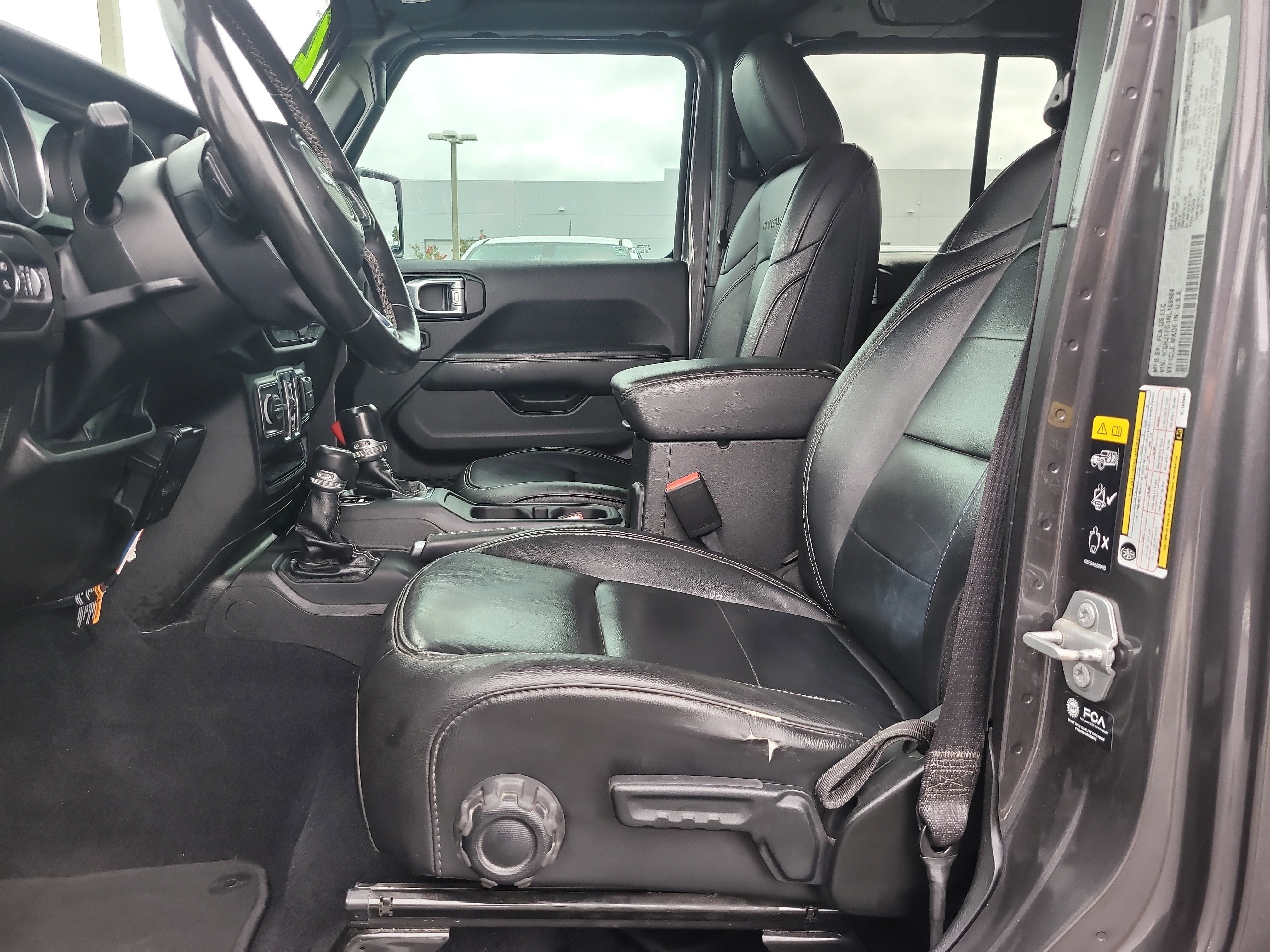 Used 2022 Granite Crystal Metallic Clearcoat Jeep Overland image 17